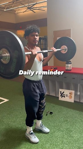 Papito Bro on Instagram: "Papi the last rule is the most important one man🤣😂, Papi lately gyms are fu**ing pack bro and I know that it can be annoying but please have some patience, the new people at the gym are trying to better themselves, remember that at one point you were a beginner too. Of u see someone struggling or doing an exercise wrong don’t be afraid of going there and helping them out, if they don’t want help, just leave, at least you try help then not hurt themselves 🙏🏻.PAPI MUC
