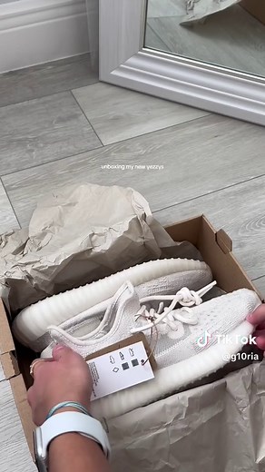 Unboxing Yeezy 360 Boost Color Bone Obsession