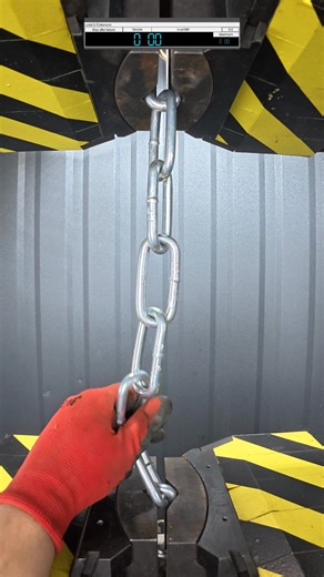Stretched steel chain! #hydraulicpress #satisfyingvideo #destroy #asmrtiktoks #crushing #satisfy #hydraulic #asmrvideo #great #fyp #tiktokviral #foryoupage❤️❤️ #trendin #satisfyingvideos #stretching #ssteel #metal #chain | BreakIt