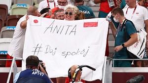 Anita Wlodarczyk wins third consecutive hammer throw gold