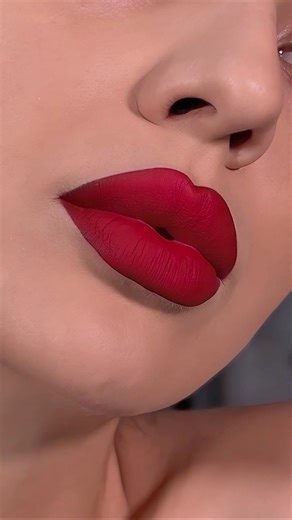 10K views · 47 reactions | ✨ Perfect lips in just a few steps! ✨ Whether you choose an elegant nude or a deep red, the secret is always attention to detail #lips #viralreels #fypage #fashion #beauty #FacebookPage #reelviral #makeupLips #lips #makeup #trend #trendingpost #trendingreel #makeupartist | Fashion Nails & Bellezza | Facebook