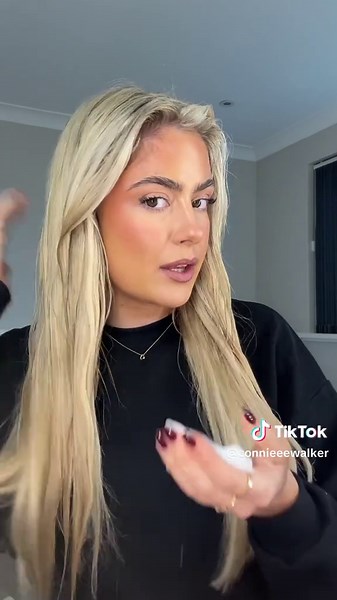 how to do the VS bombshell blow out 🪽🪽 #victoriasecret #vsfashionshow #bombshellblowout #hairtutorial @Color Wow UK