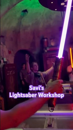 Savi’s Lightsaber Workshop ✨ Build your own saber #StarWars #DisneyWorld #hollywoodstudios