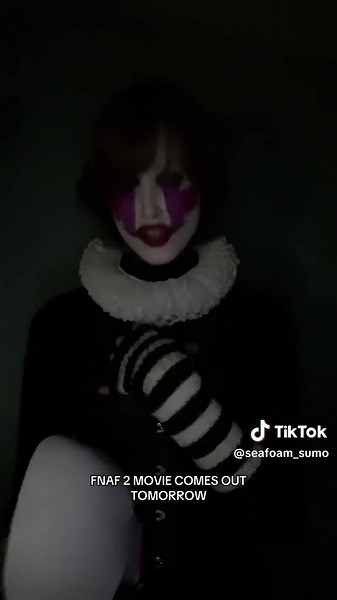 I'll be wearing this costume tomorrow at my job at the movie theater, if yall in the area say hi :) #fyp #marionette #fnaf2 #fnaf #cosplay