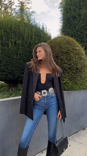 Sophia Schneiderhan on Instagram: "My favorite casual date night outfit 🖤"