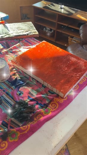 After being hit by a vehicle a few weeks ago, I’ve been slowly finding my way back to myself. Today is the first time I’ve felt clear enough to paint again. I’ve turned the living room into a temporary studio, where I can spread out these large canvases in the afternoon light. It feels like a small victory, just to be here, easing back into the rhythm of creating . 🎨 . #spectacularnwt #yellowknife #lifeintheknife #northernart #canadianartist #oilpainting #wildlifeart #painting #artwork #support