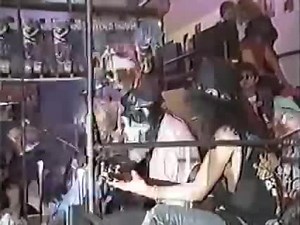 Guns N' Roses tocó un show acústico en el club CBGB, considerado la cuna del punk. "Paciencia" 30/10/87 NY | Guns N Roses for ever