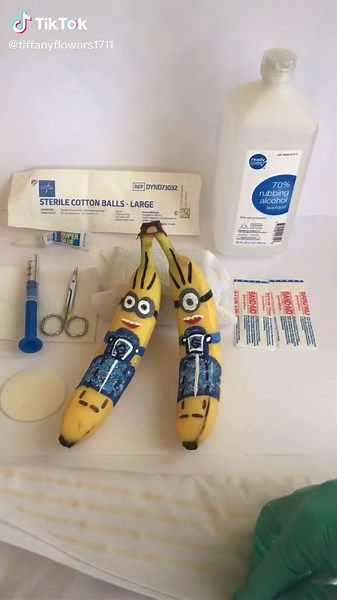 Banana Surgery: Minion Edition