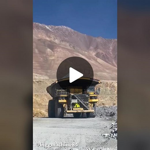 4 Insane Giant Mining Machines Including RH400, CAT 6020B etc... #miningtiktok #caterpillar #komatsu #truck #excavator #fyp t Mining Machines Including O&K RH400, CAT 6020B etc..#miningtiktok.