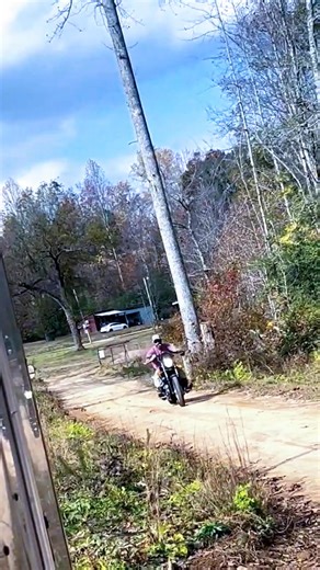 Giving her all the way | Robert Hooker