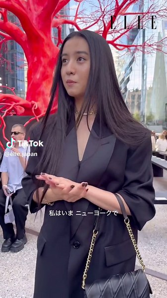 「コーチ」が、マンハッタンにある空中庭園・ハイラインで2025春夏コレクションを発表🌿 ショーへ来場したKōki,さんにコーデのポイントなどコメントをいただきました💕 今シーズン、スチュアート・ヴィヴァースはアメリカンクラシックスタイルを現代の若者視点で再解釈。カウンターカルチャーからインスパイアされたアイテムで、リラックス感と遊び心のあるスタイルを提案 ✨ @Coach #CoachSpring25 #Kōki #koki #Coach #コーチ #NYFW