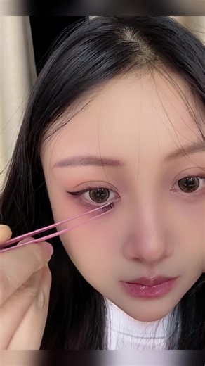 Creative Eyelashes Hacks for Stunning Looks