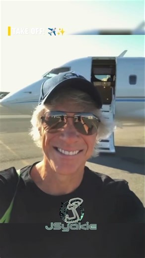 Jon Bon Jovi: From the Jet to the Stage! ✈️🎸 #jonbonjovi #bonjovi #rockstarlife #shorts #jsyakie