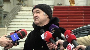 121K views · 1.4K reactions | Becali, gata să facă 3 transferuri tari la FCSB: "Pe ăștia 3 îi aduc". De ce îl dă afară pe Rotariu: "Băi, tată, du-te. Facem circ la FCSB?" | playsport.ro | Facebook