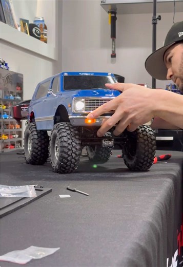 Install Traxxas Pro Scale LED Light System on K5 Blazer