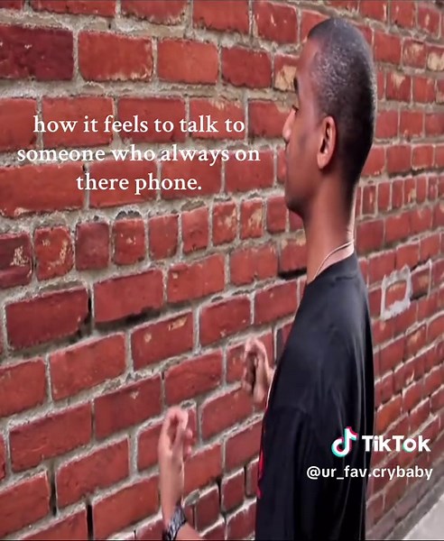 Understanding Phone Distractions in Conversations