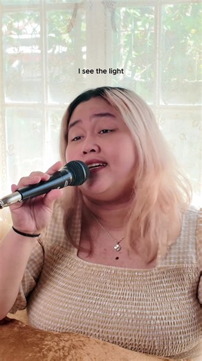 Karaoke Singing of 'I See the Light' from Disney