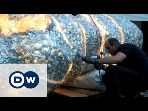 Sculptures made from melted CDs | DW English