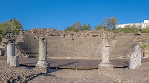 Unbelievable 2,000-year-old Roman ruins discovered in Lyon