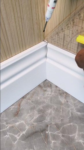 Simple Method for Perfect Baseboard Inside Corners #shorts #woodworking #carpentry #baseboard