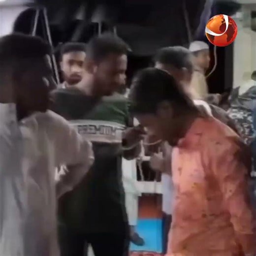 ঝড়ের মধ্যে ভোলার চরফ্যাশন থেকে ঢাকার পথে যাত্রীবাহী লঞ্চ