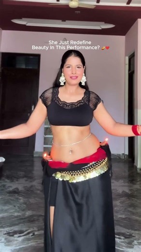 Mehbooba Dance Cover 🪔 Beautiful Girl Dance with Diyas on Waist 💃 | Viral Dance #Shorts
