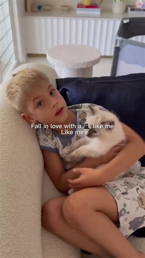 Arz ♰ |⚕️ (@ahrinzho)’s videos with original sound - B T E Z