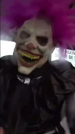 Clowns On a school bus!? 🚌 🤡 #clown ￼