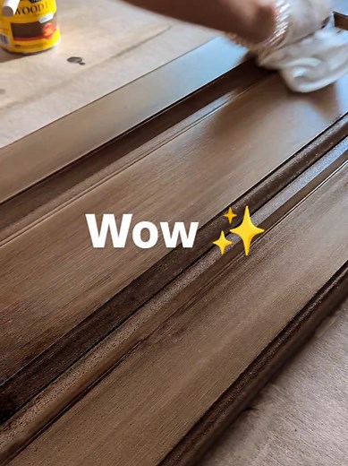 Comment “WOW” 😱 This isn’t paint…it’s liquid wood 🪵 Real wood in every brushstroke…dries to over 60% wood! #retiqueit #kitchencabinets