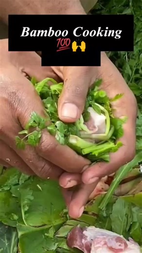 Bamboo traditional cooking 😍 | Kumul Food Guide
