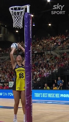 Impressive Length-of-the-Court Netball Passes! #ANZPremiership