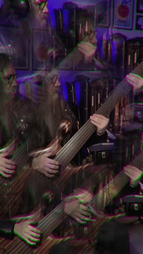 Exploring Les Claypool's Unique Bass Style