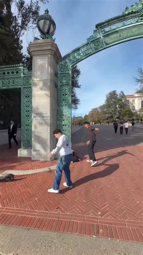Cal Hacks on Instagram: "Ever wondered what it’s like behind the scenes of Cal Hacks? Berkeley students from underrepresented backgrounds (freshmen, transfer students, racial minorities in tech, and female/nonbinary identifying students) of all majors and experience levels are encouraged to attend our URM Meet and Eat TODAY, February 3rd from 8–9:30PM in Wheeler 120! This is your chance to hear directly from a panel of Cal Hacks Directors, learn about leadership opportunities, and get insider ti