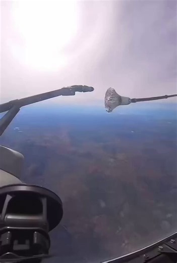 i could not be a fucking fighter pilot dude the amount of times you'd hear me go "GOD FUCKING DAMNIT" whenever i get it in AND IT LETS GO AGAIN.