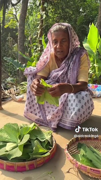 Making Lau Pata Bhorta | Traditional Bottle Gourd Leaf Mash Recipe
