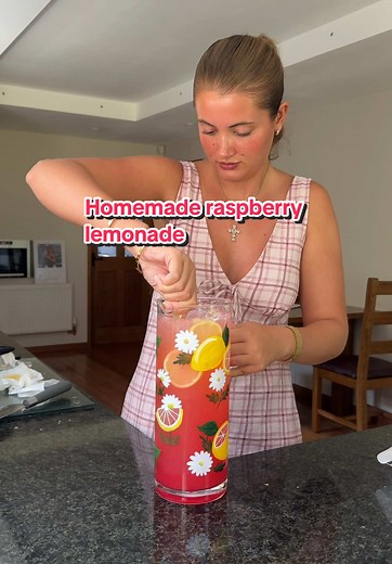 Delicious Homemade Raspberry Lemonade Recipe