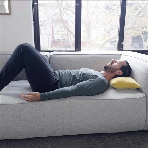 WeShape on Instagram: "Comment “core” to learn great ways to strengthen your core! Leg raises aren’t beginner-friendly — here’s a safer, more effective move! 💪🔥 Perfect for building core strength without hurting your back. 🌿✨"