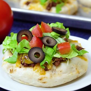 276K views · 19 shares | MINI TACO PIZZA - this is easy enough for kids to make or help with! RECIPE HERE - https://www.thetaylor-house.com/mini-taco-pizza-recipe/ | The Taylor House - Easy Recipes, DIY & Travel | Facebook