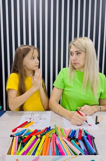 3 Marker Challenge 🎄🧌😮 #3markerchallenge #drawing #shorts #threewikifamily