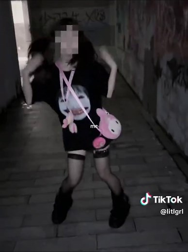 小红书上的可爱恐怖风格作品