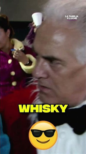 Don Camerino llega a la fiesta y quiere Whisky 🍷 #LaFamiliaPLuche #comedia #humor