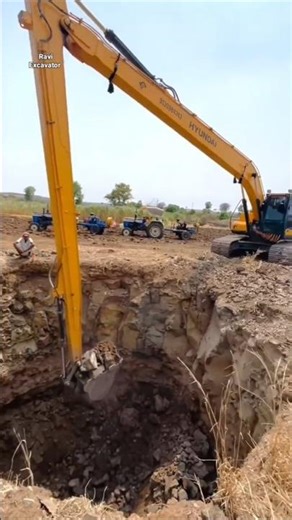 Excavator Training 101: Heavy Machinery Operation for Construction