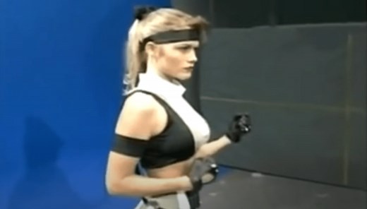 Sonya Blade Actress Kerri Hoskins Puts on the Iconic Costume 25 Years After ‘Mortal Kombat 3’ [Image]