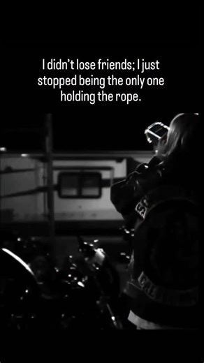 covalent cortex on Instagram: "This iconic scene is from the hit TV series Sons of Anarchy (SOA), which aired on FX from 2008 to 2014. Show Details Title: Sons of Anarchy Character: Jackson "Jax" Teller, played by actor Charlie Hunnam. The Setting: The show is set in the fictional town of Charming, California. Plot Context: The series follows the lives of an outlaw motorcycle club (SAMCRO). Jax Teller starts as the Vice President and eventually becomes President. The show is a "Neo-Western trage