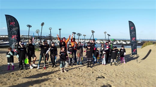 🏖️✨ 8th Metal Detecting Beach Rally – Pornichet, France ✨🏖️ On October 5th, the 8th edition of the Pornichet Beach Rally brought together 150 passionate detectorists who searched a 1,600-meter stretch of beach in pursuit of 800 hidden tokens — with 756 successfully recovered! 🎯 This year also featured the Children’s Rally, a true highlight with 26 young participants discovering the joy of metal detecting. 🌟 🎁 Many prizes were awarded throughout the day, including: – 2 x XP DEUS II – 1 x XP 