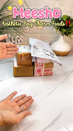 Minaxi Rawat | Comment “Cute” or Send Me This Reel for Link 🔗💐🩷 ✨ Cute & trendy bag keychains ✨ Perfect to add a stylish touch to your everyday bag 👜💖... | Instagram