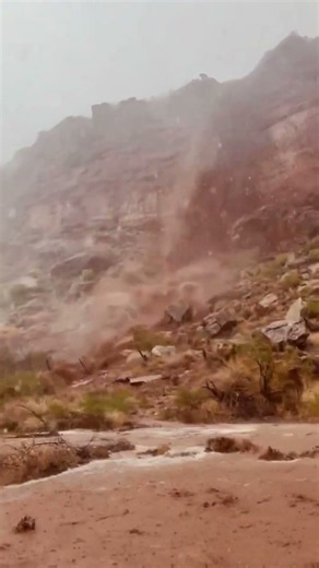 Flooding hits Zion National Park