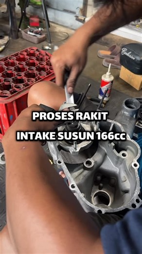 Bear Up Garage on Instagram: "alhamdulillah beress, edisi paket intake susun 166cc, blok vitalia L3 porting harian, magnet std usa patent excel, pengapian full std exclusive, bisa 113kpj on ullyse ✌🏻✌🏻 request jamaah kuroo jugaa bisa bangett 😉 terimakasih mas @buya_yana sudah mempercayakan mesinya, semoga betah dan tetap mem#budayakanvespakentjang tanya tanya duluu bisa berkabar ke DM/WA sajaa #budayakanvespakentjang #speedscootersyndicate #vespaindo #vespapx vespa"