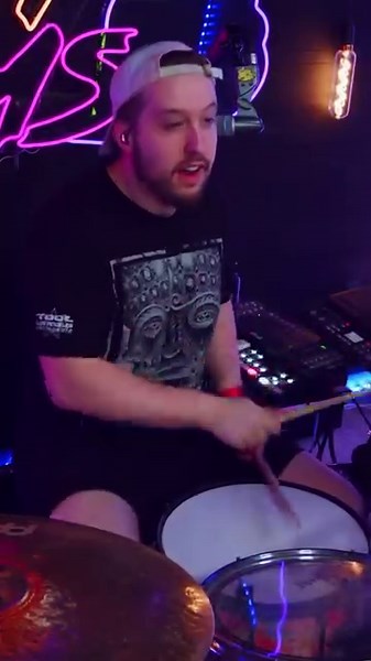 Britney Spears Toxic but it’s Faint by Linkin Park #drums #reels #drummerslife #twitch #twitchclips #twitchhighlights #funnymoments #mashups #jokes #disturbed #throwback #britneyspears #linkinpark | SethDrums