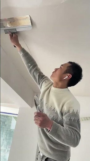 Painter Applying putty | Puttying for renovation #putty 260415